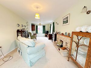 Lounge- click for photo gallery